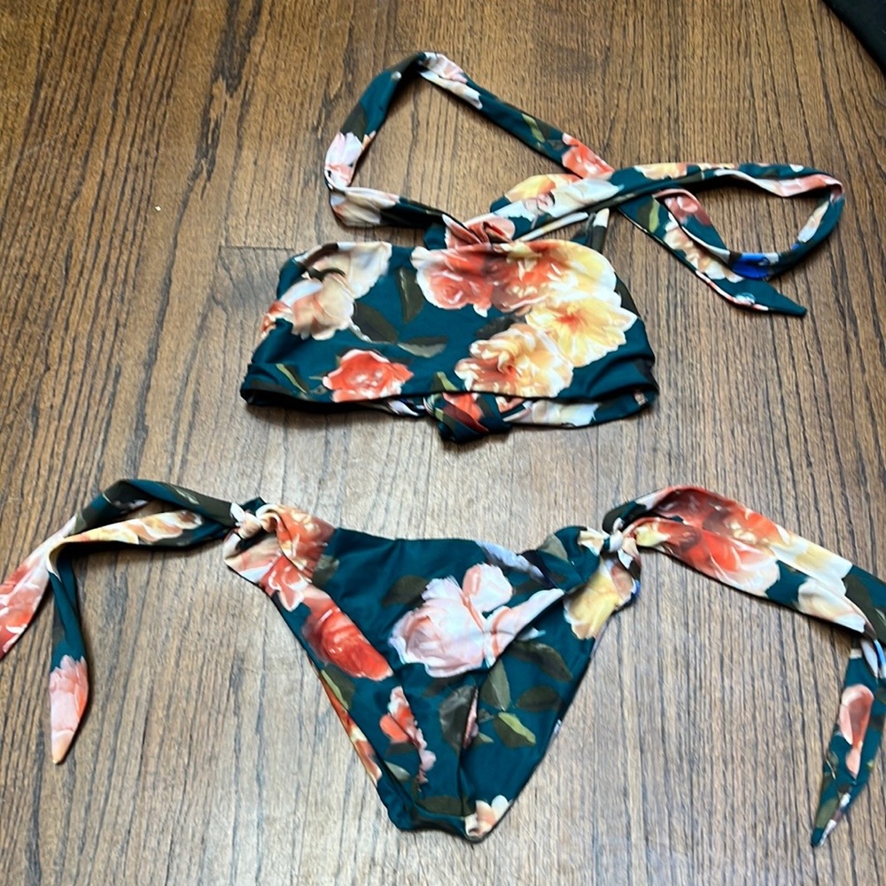 Tularosa Dita Bikini in Emerald floral set